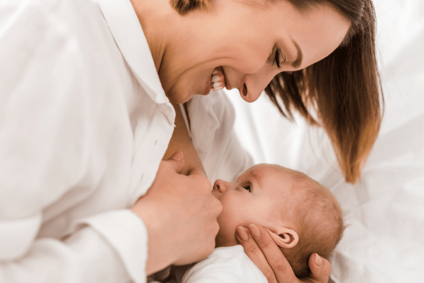Clusterfeeding: Was es bedeutet und wie du diese Phase entspannt meisterst - Clusterfeeding: Was es bedeutet und wie du diese Phase entspannt meisterst