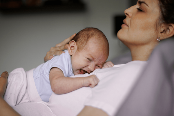 Why is my baby crying while breastfeeding? - Why is my baby crying while breastfeeding?