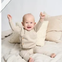 Livella Wickeljacke mit Bundhose aus Merinowolle Creme 50 bis 62